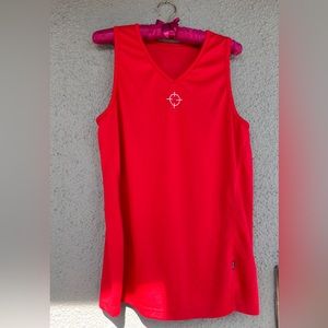 A red basketball sweatshirt and shorts.Sizr: 2XL